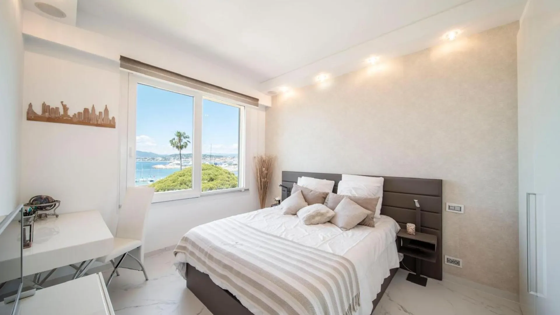 Apartment Stunning 3 Bedrooms With A Sea View Terrace Cannes France