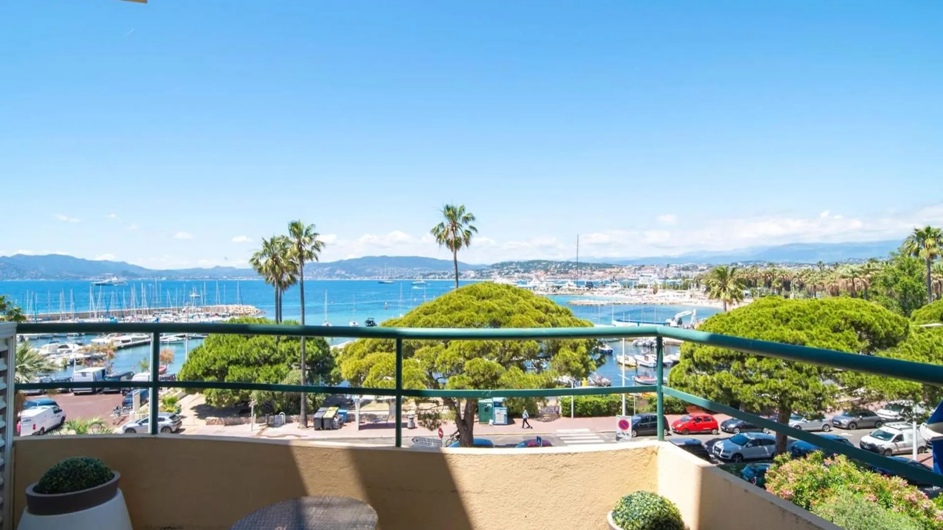 Stunning 3 Bedrooms With A Sea View Terrace Cannes