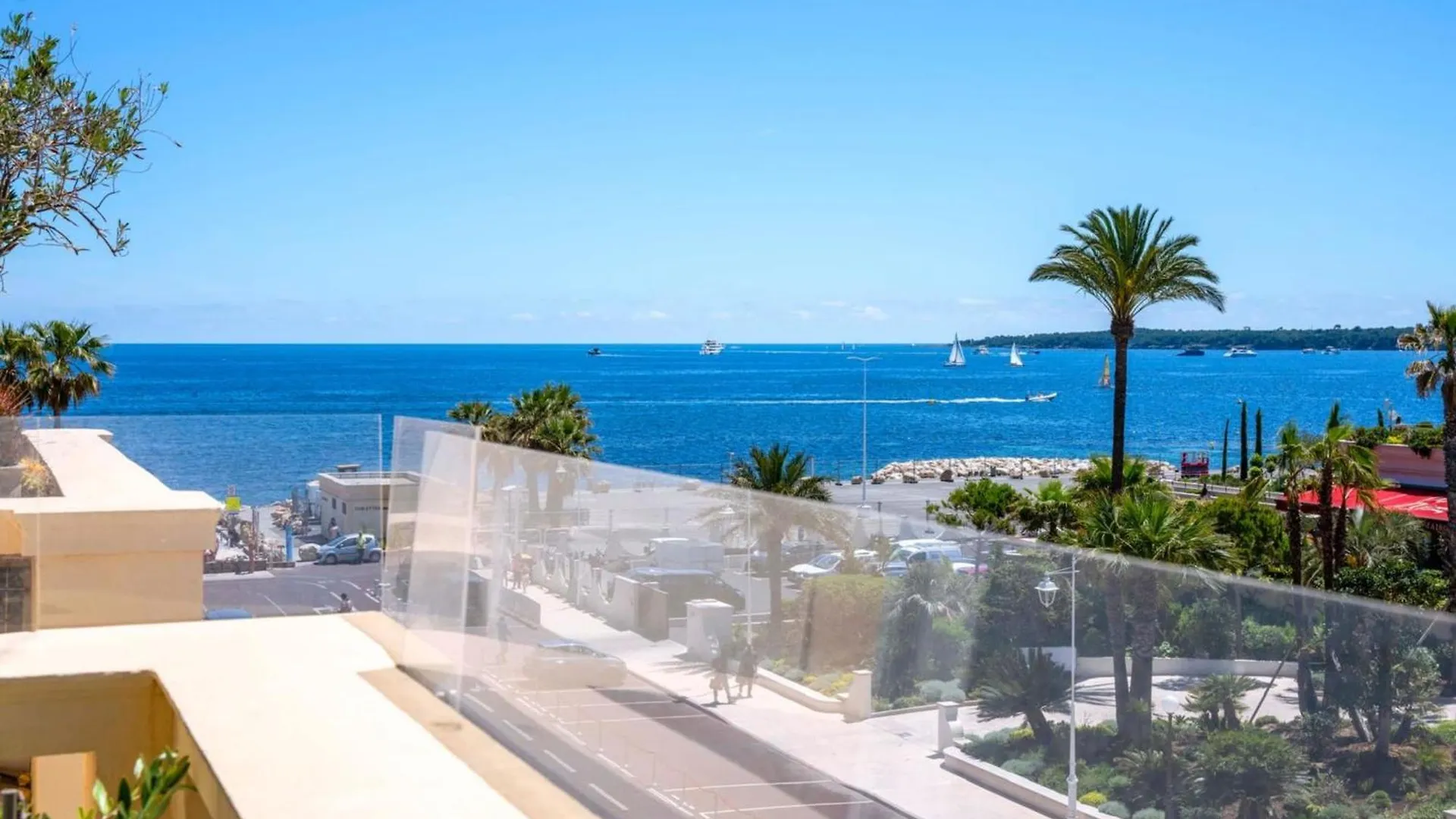 Apartment Stunning 3 Bedrooms With A Sea View Terrace Cannes